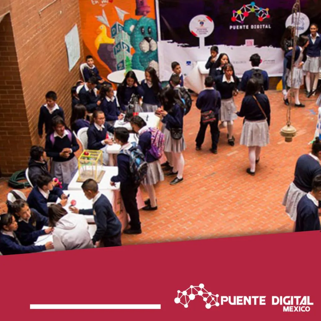 Feria de Ciencias — estudiantes presentando sus proyectos de robótica