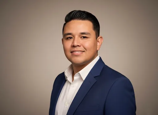 Armando Burgos — CEO de Puente Digital